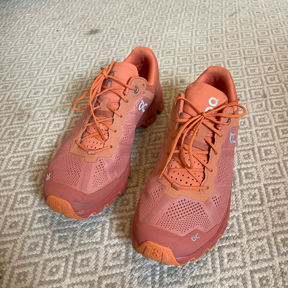 On cloudventure V2 running shoe, worn ONCE